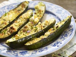 Courgettes with garlic in the oven