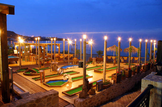 Νέμο Beach Bar & Mini Golf - 128, Agiou Ioannou str. – Stalis