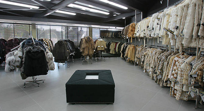VOSS Furs & Fashion Shopping Center - Adelianos Kampos, Rethymno