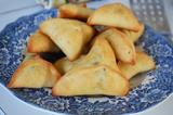 Small spinach pies with spearmint